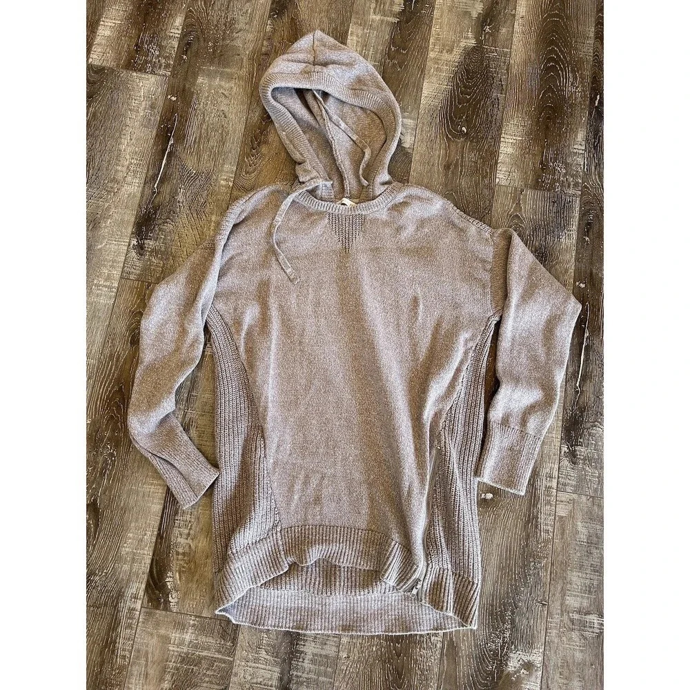 Victoria’s Secret Women’s Hooded Grey Sweater With Zipper Detail Size M